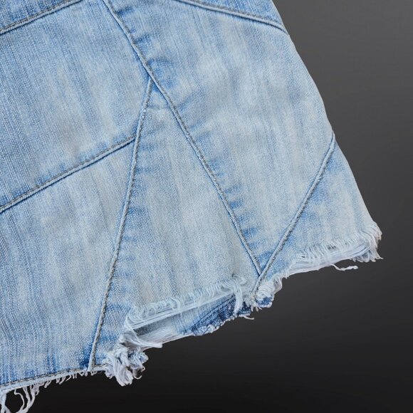 Y2K Denim Micro Mini Skirt Size 0 Womens XS Distressed Raw Hem Light Wash - Picture 6 of 9